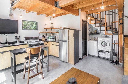Ouray House | New Listing! Quaint Bungalow - Heart of Downtown Ouray - 30+ Day Stays