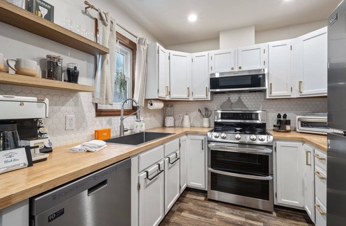 Ouray House | New Listing! River Front Mountain Views | Air Conditioning | Pet-friendly