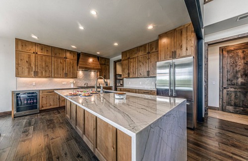 Ruidoso House | New Luxury Retreat - 4 King Suites+Hot Tub+Views