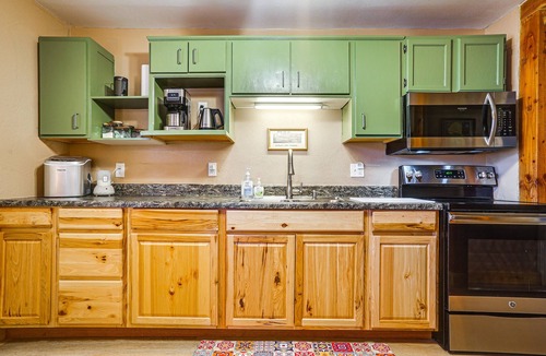 Truth or Consequences Cottage | New Mexico Cottage: Private Yard & Hot Tub