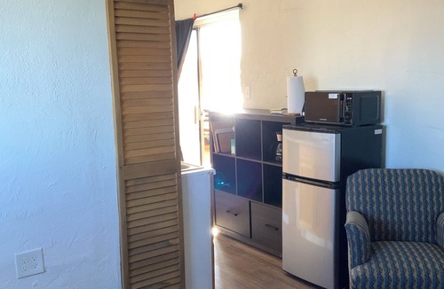 Tucumcari Apartment | New pet friendly 1 bedroom with kitchenette at the Iconic Apache Motel!