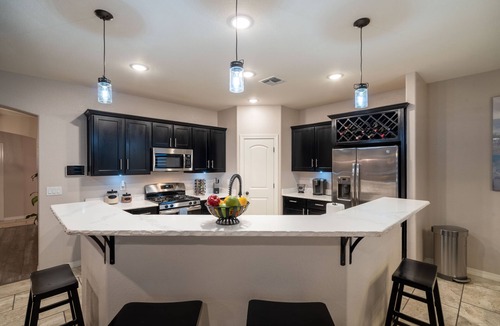 El Paso House | * New Spacious 4 BED 3bath Home W/Beautiful Yard/Fire Pit/Grill/Gym/PingPong*