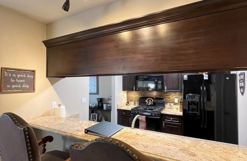Ruidoso Condo | NEW! Whispering Bluff Luxury Retreat~ Beautiful Sierra Blanca Views