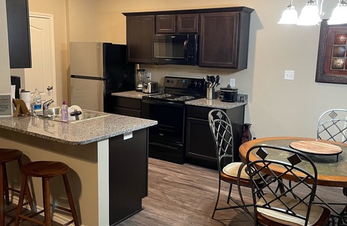 Murchison House | Newly built home . Minutes from Canton !
