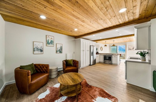 Hermosa House | Newly Remodeled Mountainside Duplex w/Epic Views-Upper Floors, Optional Hot Tub