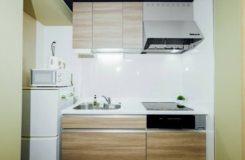 Naniwa House | NEWOPEN Campaign now convenient transportation 1 stop from Namba, 5 min walk from Daikokucho station 4 rooms +2 toilets 2 shower rooms spacious accommodations