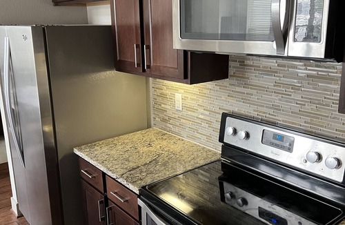 Memorial House | Nice spacious 3 story town house (3 minutes from city centre)