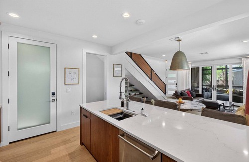 Crestview House | 🌅 North Austin Stay w/Workspace, EV Charger + Screened Porch | SXSW Dream | Sunrise