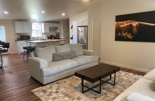 Ingram House | North House, 3BR/2BR, Wrap-Around Porch, Sleeps 10