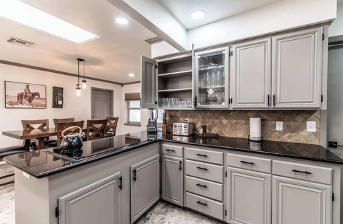 Bay Area House | Ocean Dr Sleeps 19 with Hot Tub & Game Room