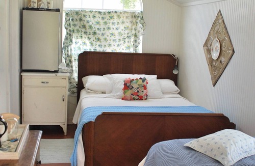 Fayetteville Other | Old Family Farm , 27 beds , 11bth, 11 rooms WiFi