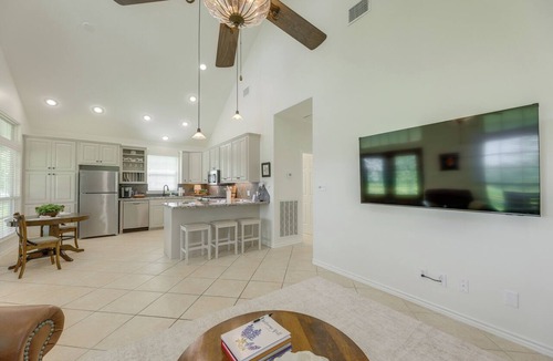 Weimar House | On 174 Acres! Modern Ranch House in Weimar