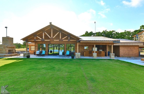 Rising Star House | One of a kind private property in the Heart of Texas. Lake Brownwood 20 min