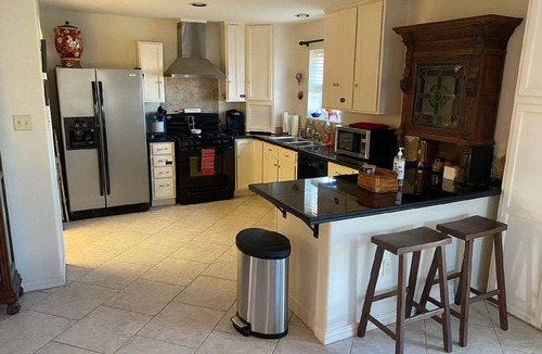 Potosi House | Opa's House a Tranquill Cabin on Edge of Town (Pet Friendly)