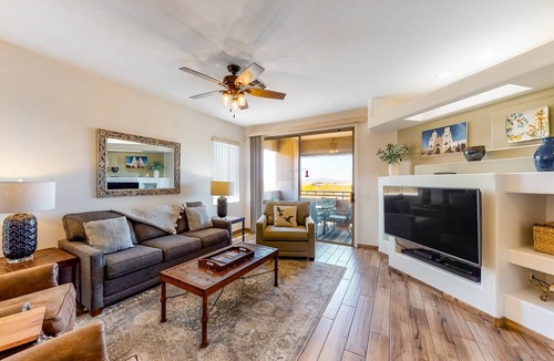 Rancho Vistoso Condo | Open & bright condo with WiFi, W/D, pool, hot tub & panoramic views