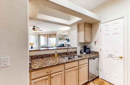 Rancho Vistoso Condo | Open & bright condo with WiFi, W/D, pool, hot tub & panoramic views