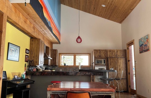 Mancos Apartment | Oso Verde Ranch, a natural oasis, is located just a mile from downtown Mancos