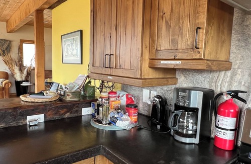 Mancos Apartment | Oso Verde Ranch, a natural oasis, is located just a mile from downtown Mancos