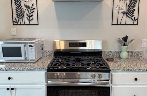 Boerne House | Our cozy cottage is just a few blocks to the heart of Boerne!