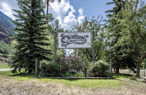 Ouray Condo | Ouray Basecamp. Walk to Restaurants, Shops & Hot Springs. Large 2BR/2BA