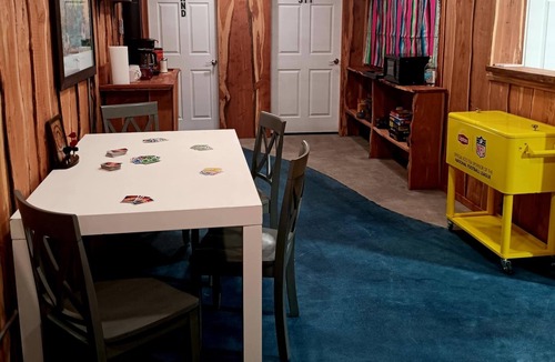 College Station House | Out Back Bunkhouse. Find peace & quiet in the country, 7 miles outside of town.