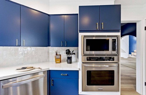 Medical Center District House | Outdoor Oasis Poolside Movie Nights Sleeps 16