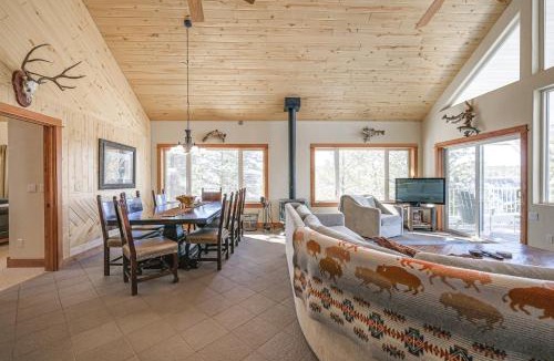 Pagosa Springs House | Pagosa Springs Family Retreat w/Game Room & Views