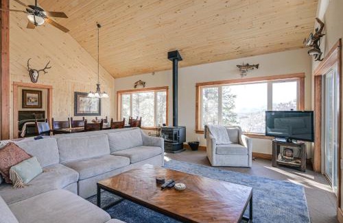 Pagosa Springs House | Pagosa Springs Family Retreat w/Game Room & Views