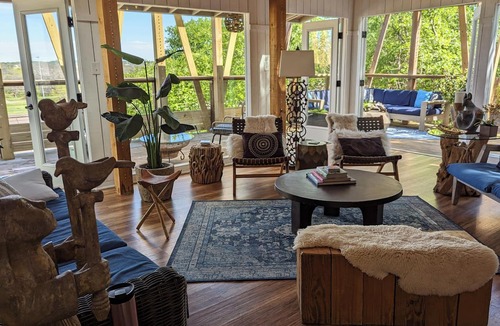 Barton Hills House | Parkside INCREDIBLE location-VIEWS-Kayak, SUP, Pool, Gorgeous Hikes-Restaurants