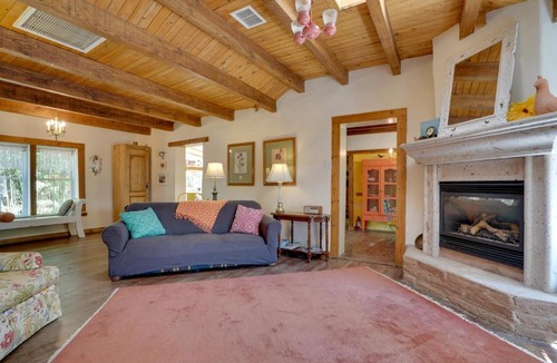 Patagonia House | Patagonia Cottage w/Patio & Yard: Walk to Town!
