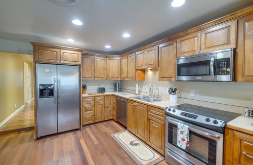 Lakewood House | Peaceful Artesia Vacation Rental w/Orchard Views!