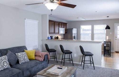 Fort Worth House | Peaceful & Quiet Neighborhood 30 Days Minimum Stay 30 Min from AT&T Stadium