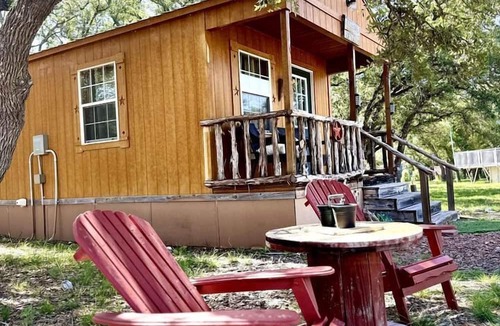 Mountain Home Cabin | Peaceful Wildlife Ranch Cabin with Pool Access near Kerrville in Mountain Home, Texas