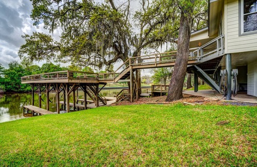 Brazoria House | Peaches Retreat on the San Bernard River