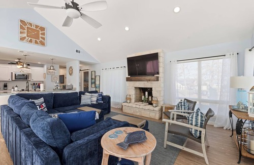 Log Cabin House | Pelican Estates Lake house at Cedar Creek Lake on wide cove in gated community.