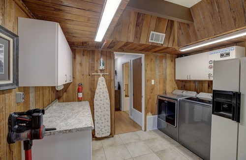 Lower Basin Lake Travis House | Perfect Escape w/access to Lake Austin