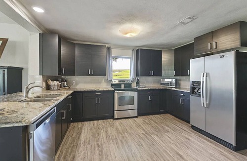 Navasota House | Perfect for Game Day, Family Get Aways and Fishing! 20 Minutes to Kyle Field!