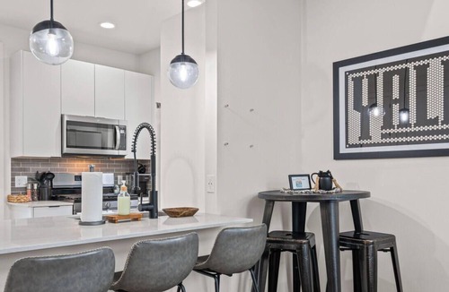 Chestnut House | Pet-Friendly East ATX Cowboy Pool, Yard & Game Room – Near Moody Ctr