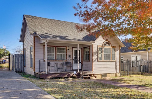 Handley Cottage | Pet-friendly Fort Worth Home: 8 Mi to At&t Stadium