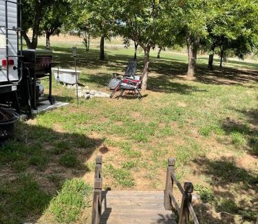 Graham House | Pet Friendly Graham Home Route 66 at The Mistletoe Farm