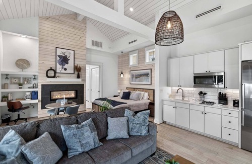 Port Aransas Cabin | Pet Friendly, Resort Pools, Golf Cart Boardwalk to Beach