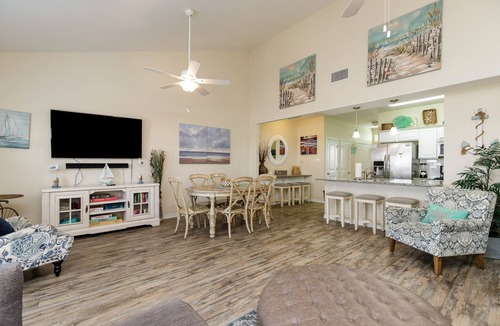 Corpus Christi House | Pet-Friendly Retreat | Heated Pool, Playground & Beach Nearby