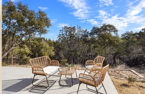 Granbury House | Pet-friendly retreat in Granbury with loft, fire pit, and boat launch 2 mi away.