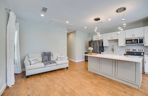 Oak Point Apartment | Pet-Friendly Stay: Walk to Park & Lake Lewisville!