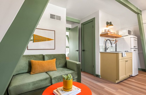 New Braunfels Hotel | Petit Cowboy