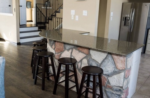 Houston House | PICK ME! 3 stories Family,Corporate, & Friends looking for short & long stays