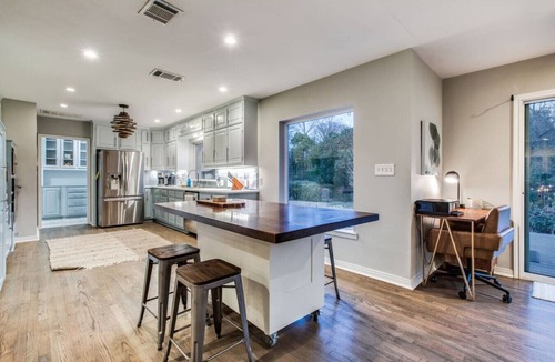 Dallas House | Pickleball Vacation In Dallas! Private 30x60 Court
