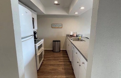 Pirates Cove House | Pirates Cove Townhome 2 Bedrooms 2 Bathroom Adjacent to Galveston Country Club