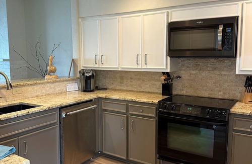 Horseshoe Bay Condo | Plan Your Summer Getaway Now!