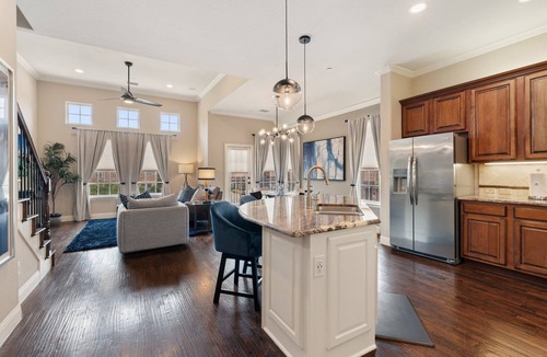 Legacy Park House | Plano-Shops of Legacy Townhome. EV Outlet with Maid Service Included.